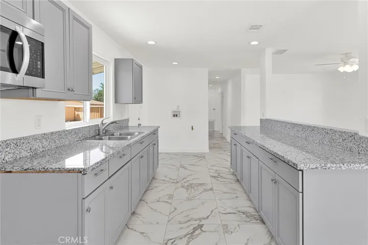 11886 Locust, Hesperia, California 92345
