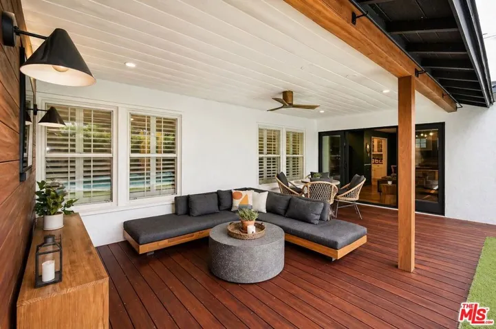5245 Ventura Canyon Avenue, Sherman Oaks, California 91401