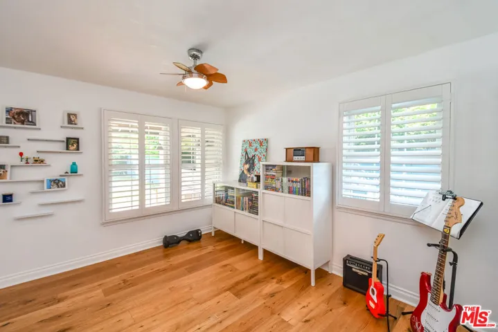 5245 Ventura Canyon Avenue, Sherman Oaks, California 91401