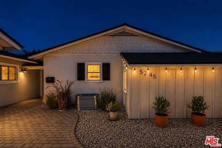 5245 Ventura Canyon Avenue, Sherman Oaks, California 91401