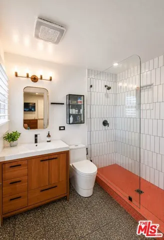 5245 Ventura Canyon Avenue, Sherman Oaks, California 91401