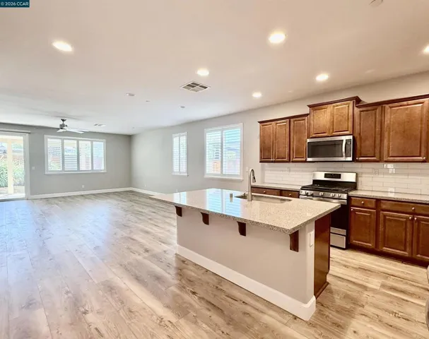 373 Anchorage Dr, Vacaville, California 95687