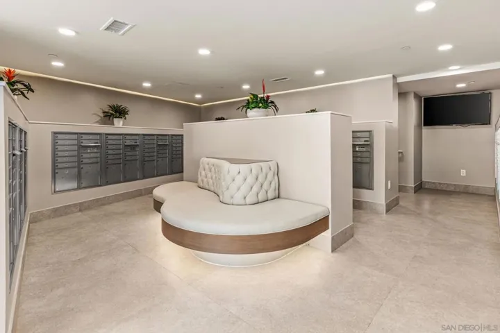 645 Front 1409, San Diego, California 92101