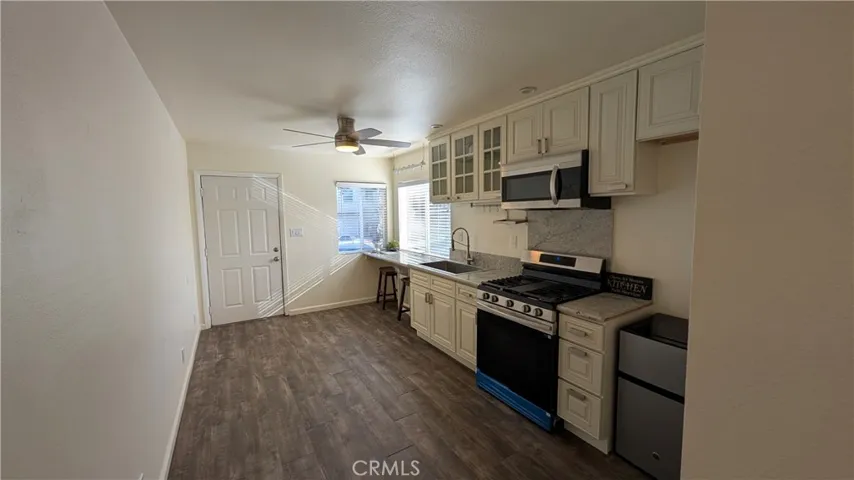 1528 E 9th Street, Long Beach, California 90813