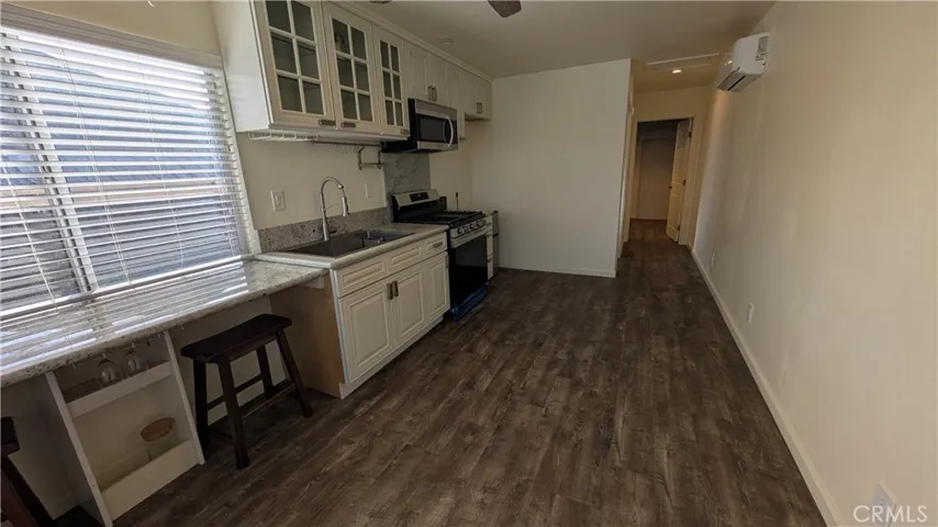 1528 E 9th Street, Long Beach, California 90813