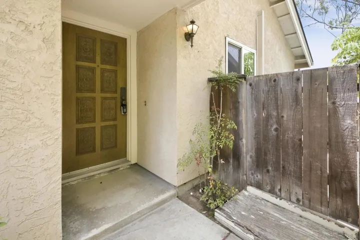 1612 Bridgeview Dr, San Diego, California 92105
