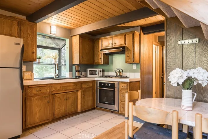 271 Fremont Road, Lake Arrowhead, California 92352