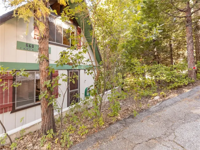 271 Fremont Road, Lake Arrowhead, California 92352