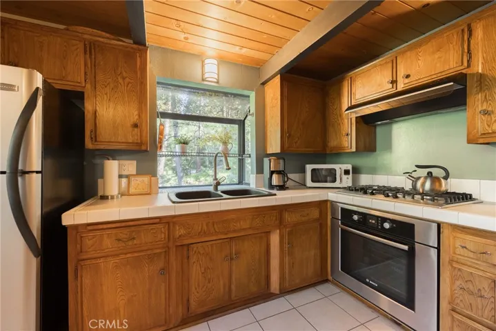 271 Fremont Road, Lake Arrowhead, California 92352