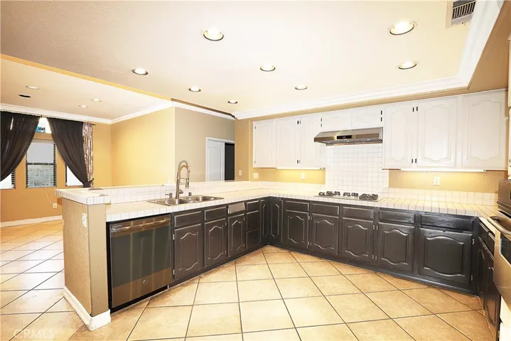 2760 Hidden Hills, Corona, California 92882