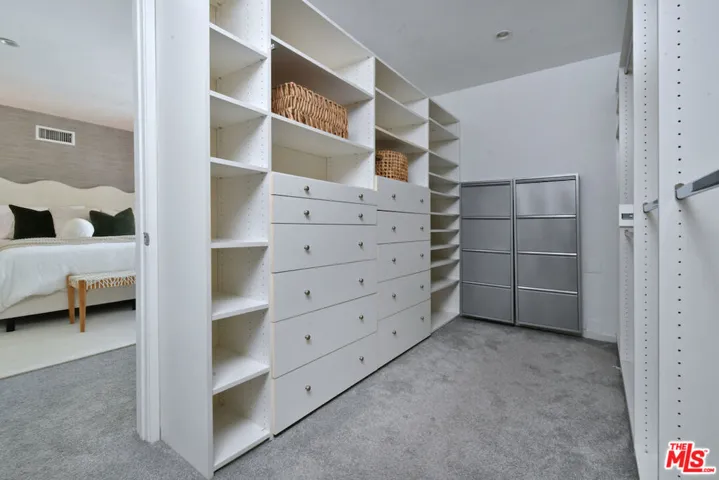 4176 Klump Avenue, Studio City, California 91602