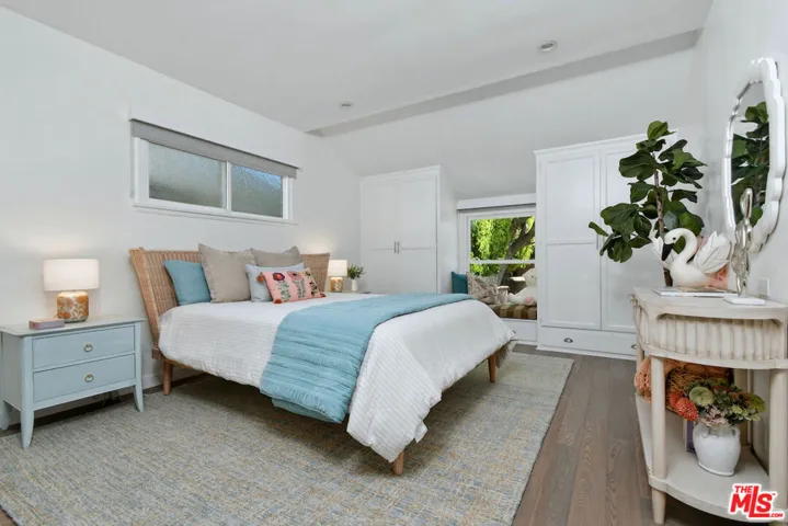 4176 Klump Avenue, Studio City, California 91602