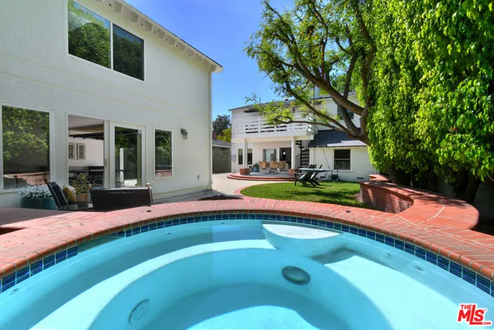 4176 Klump Avenue, Studio City, California 91602