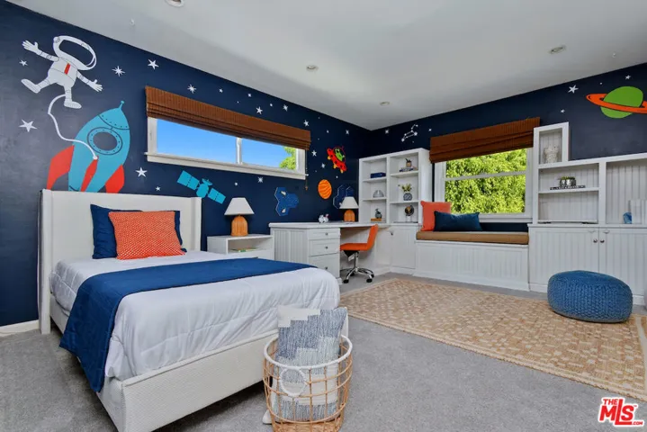 4176 Klump Avenue, Studio City, California 91602