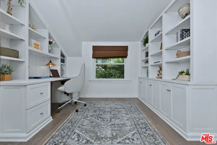 4176 Klump Avenue, Studio City, California 91602