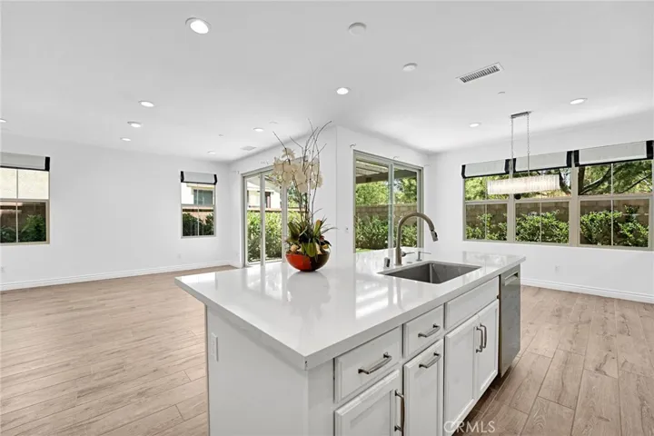 112 Vessel, Irvine, California 92618