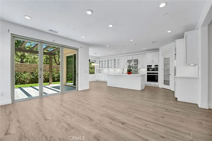112 Vessel, Irvine, California 92618