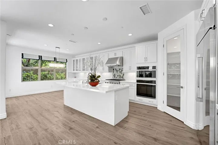 112 Vessel, Irvine, California 92618