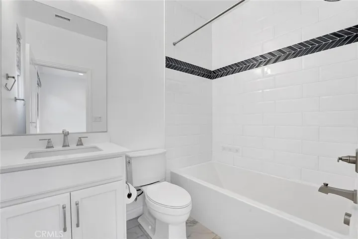 112 Vessel, Irvine, California 92618