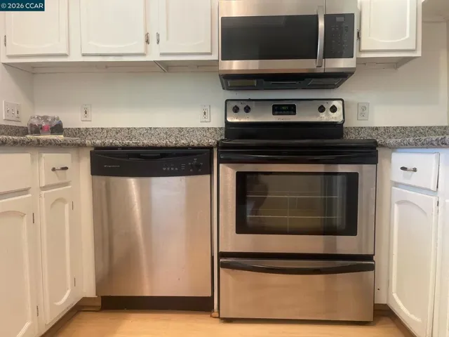 Microwave over Electric Stove