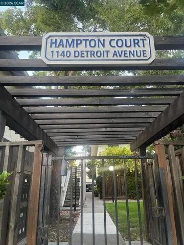 Welcome to 1140 Detroit Ave