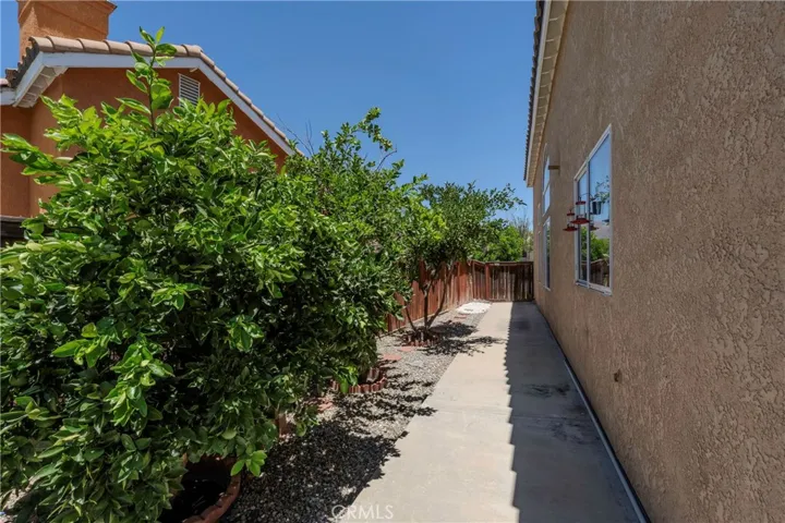 1348 Avenida Roundelay, San Jacinto, California 92583