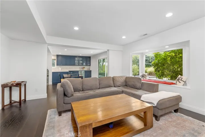 21809 Martinez, Woodland Hills, California 91364