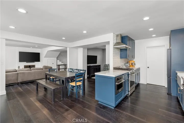 21809 Martinez, Woodland Hills, California 91364