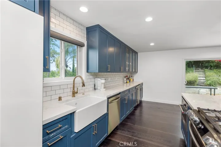 21809 Martinez, Woodland Hills, California 91364