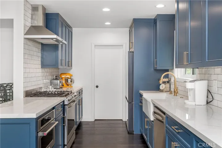 21809 Martinez, Woodland Hills, California 91364