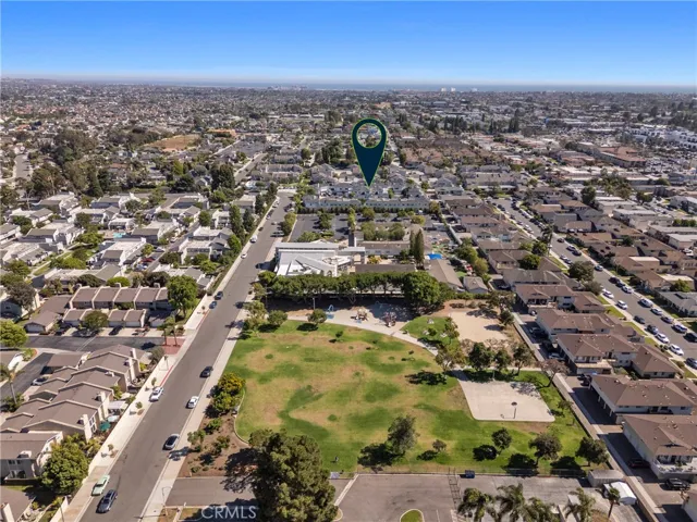 Bird’s-eye view shows proximity to the community pool, spa and park close by.