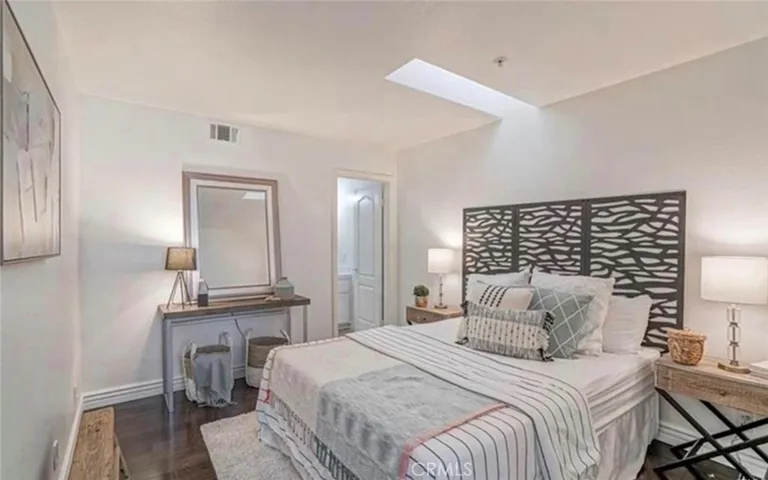 Dual master suite with full bathroom on 1st level.