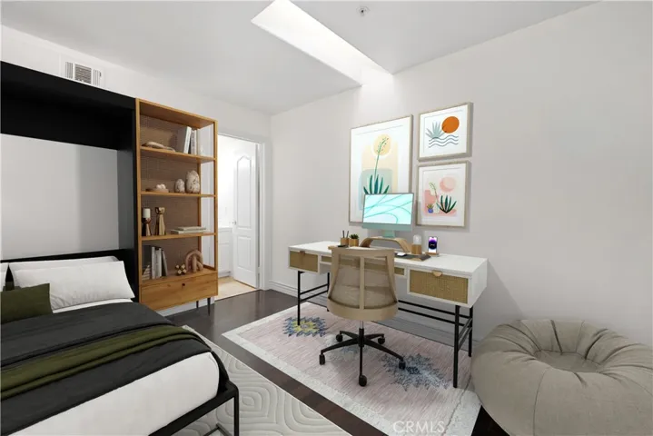 Dual master suite with full bathroom on 1st level. Virtually staged.