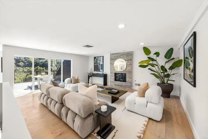 3866 Alta Mesa Drive, Studio City, California 91604