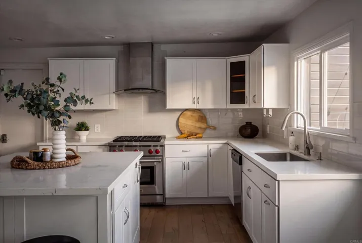 3866 Alta Mesa Drive, Studio City, California 91604
