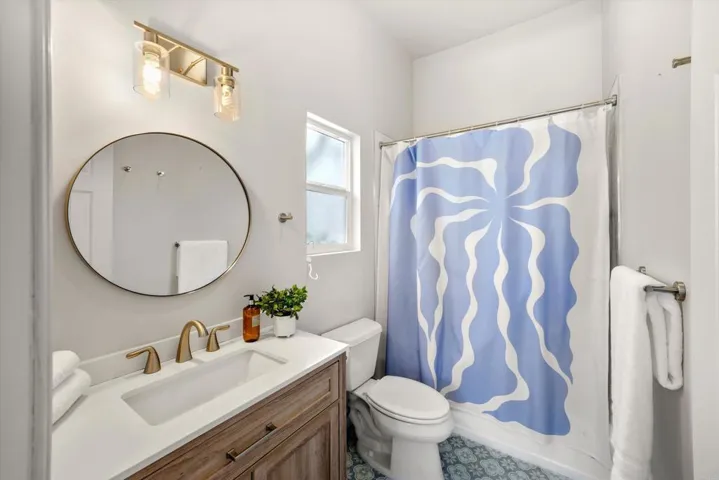 3866 Alta Mesa Drive, Studio City, California 91604