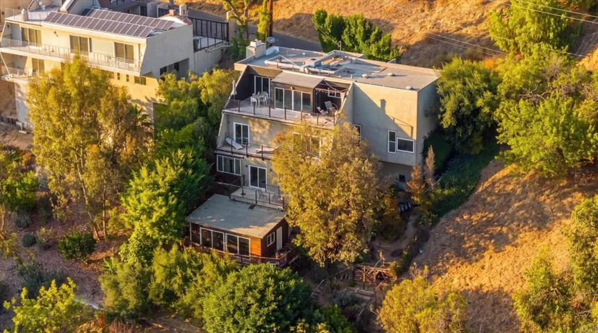 3866 Alta Mesa Drive, Studio City, California 91604