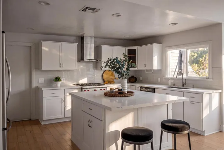 3866 Alta Mesa Drive, Studio City, California 91604