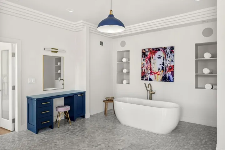 3866 Alta Mesa Drive, Studio City, California 91604
