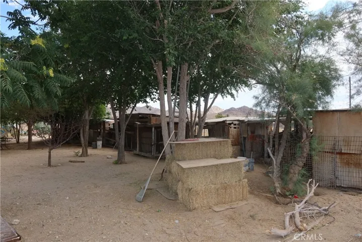 37950 E End, Lucerne Valley, California 92356