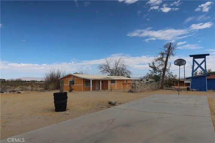 37950 E End, Lucerne Valley, California 92356