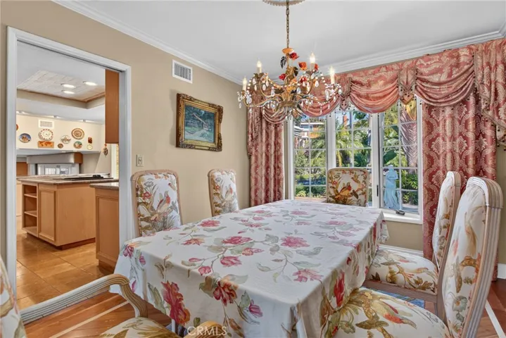 Elegant formal dining room