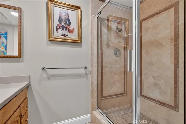 1 bedroom, 1 bathroom downstairs