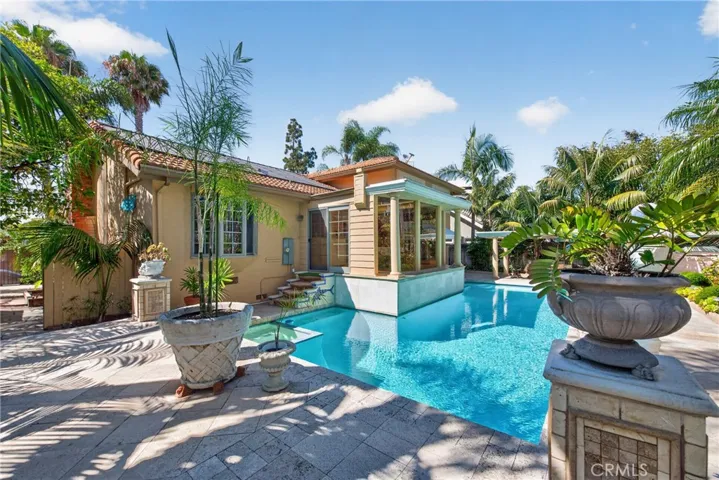 Oversized pool