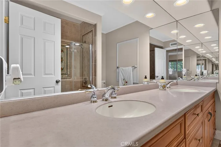 Upstairs shared bathroom