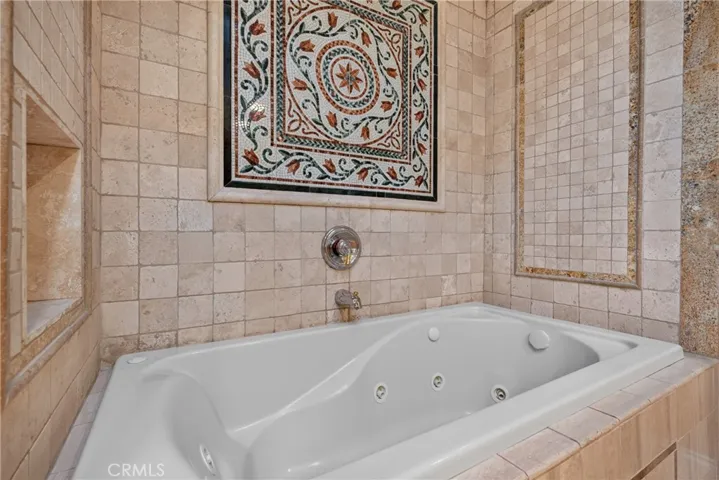 Spa tub in master