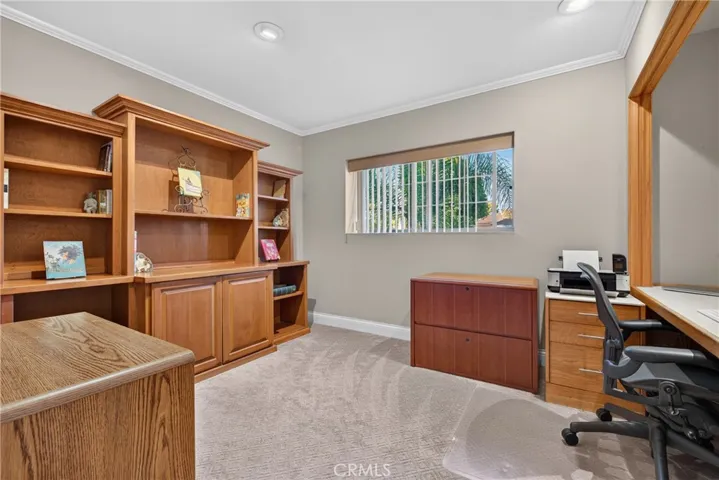 All bedrooms have crown moldings