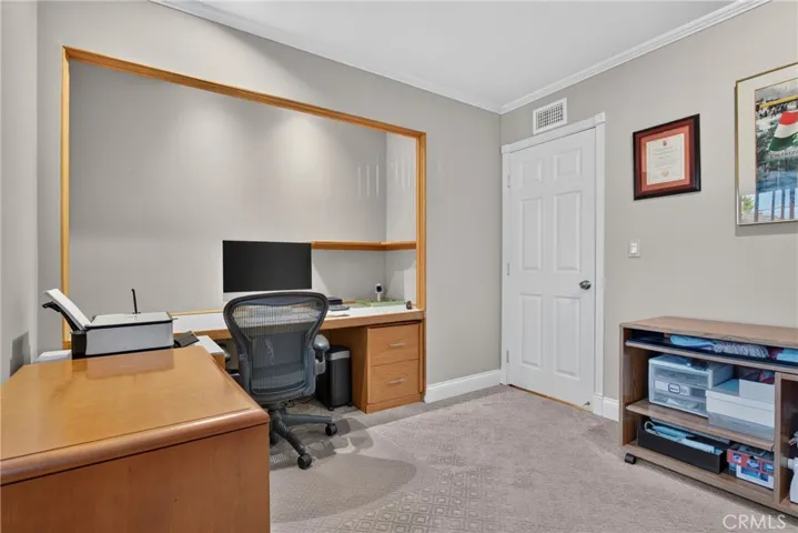 All bedrooms have crown moldings