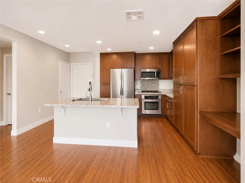 21301 Erwin Street 322, Woodland Hills, California 91367 — photo 5