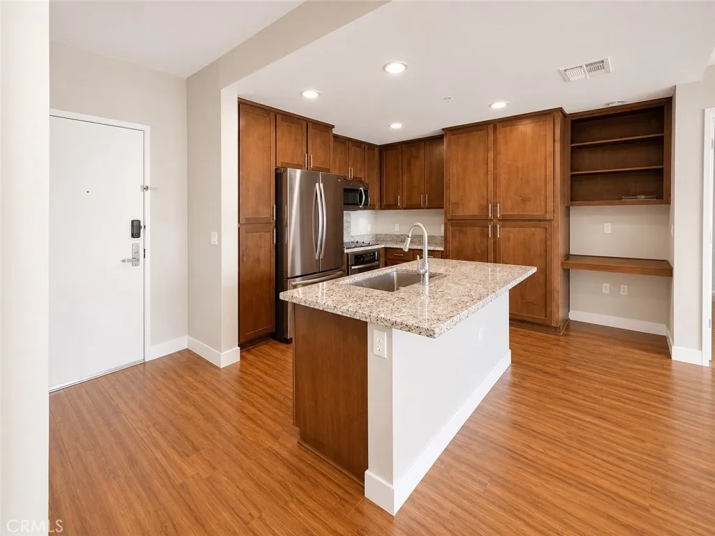 21301 Erwin Street 322, Woodland Hills, California 91367 — photo 4